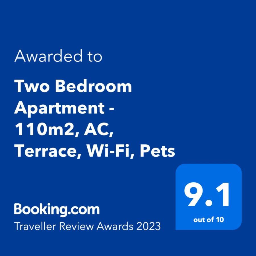 Two Bedroom Apartment - 110M2, Ac, Terrace, Wi-Fi Lagos Extérieur photo