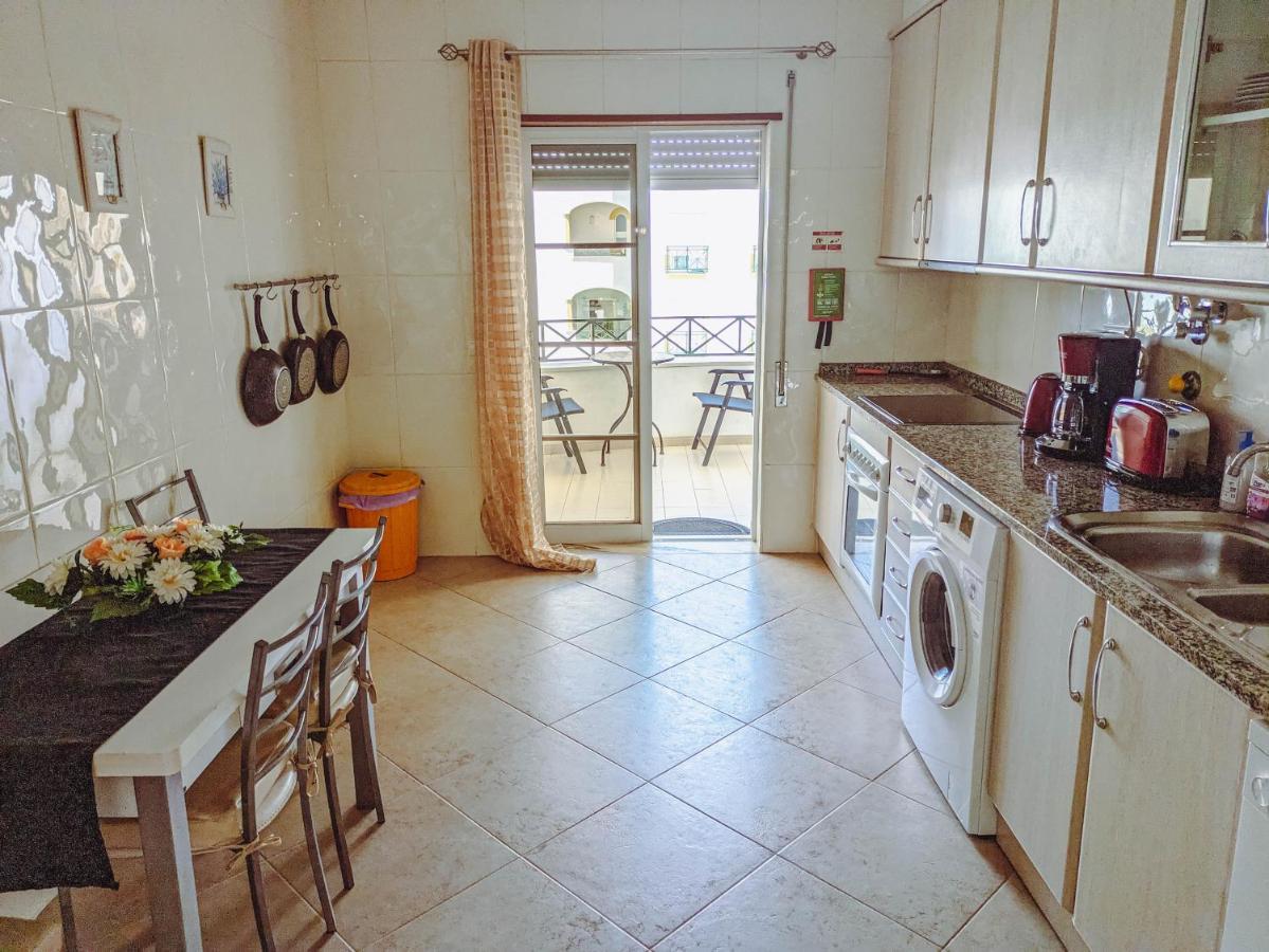 Two Bedroom Apartment - 110M2, Ac, Terrace, Wi-Fi Lagos Extérieur photo
