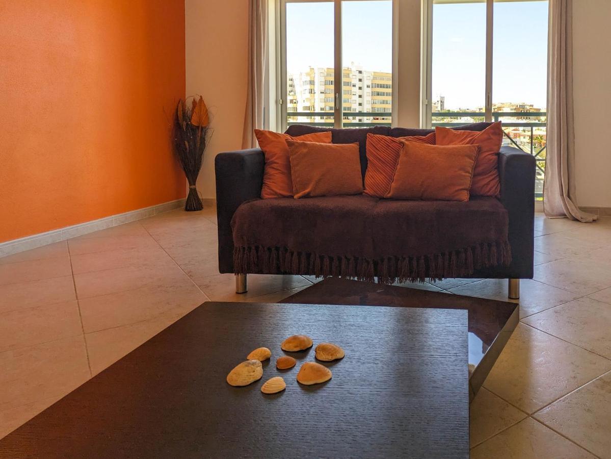 Two Bedroom Apartment - 110M2, Ac, Terrace, Wi-Fi Lagos Extérieur photo