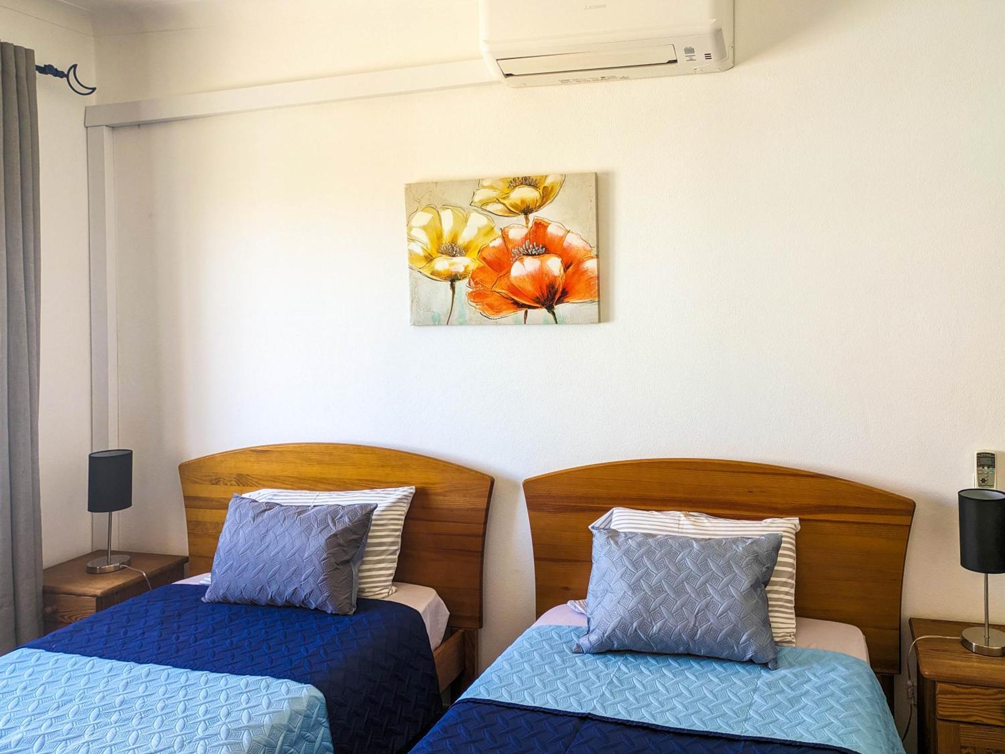 Two Bedroom Apartment - 110M2, Ac, Terrace, Wi-Fi Lagos Extérieur photo