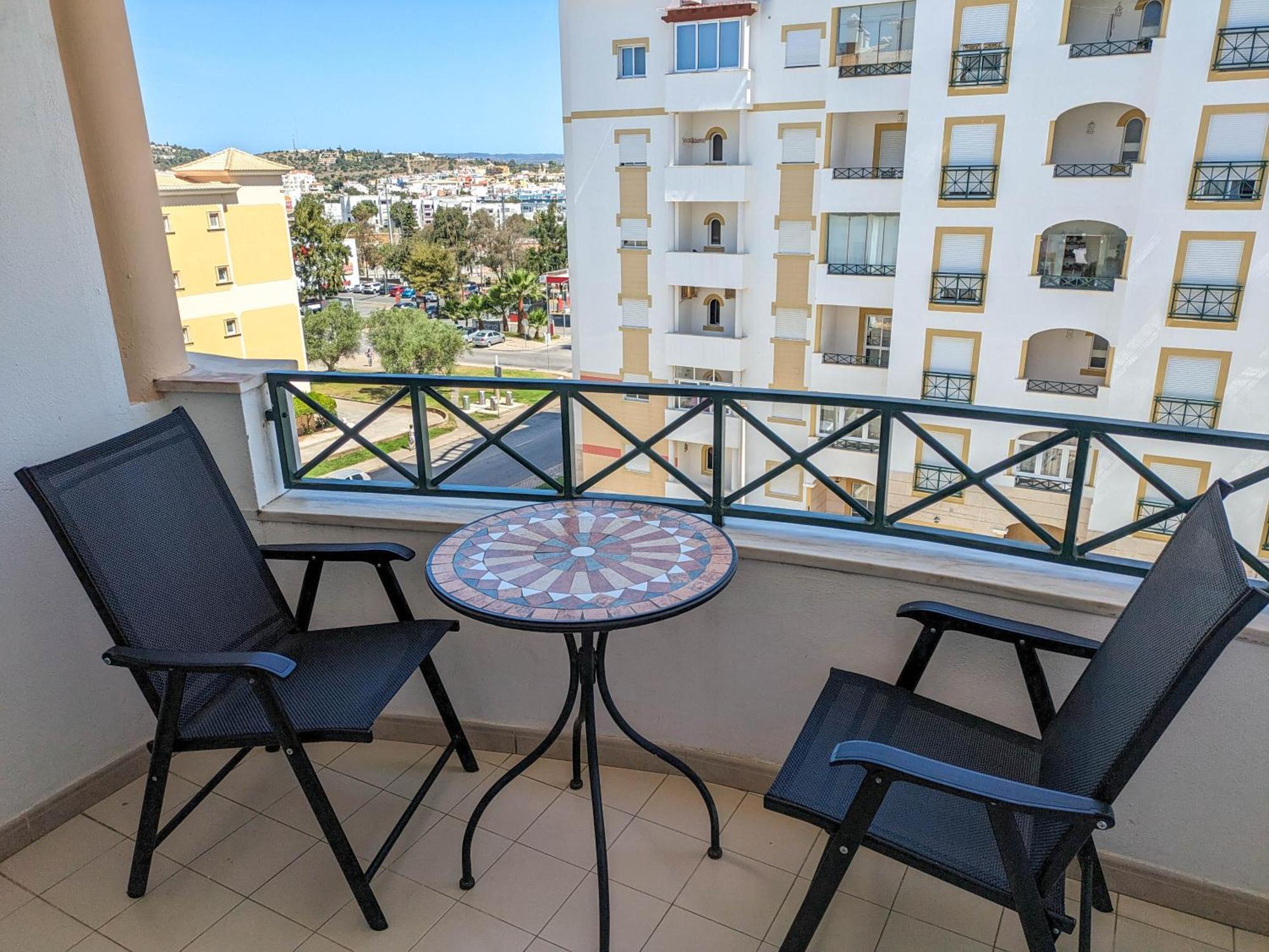 Two Bedroom Apartment - 110M2, Ac, Terrace, Wi-Fi Lagos Extérieur photo
